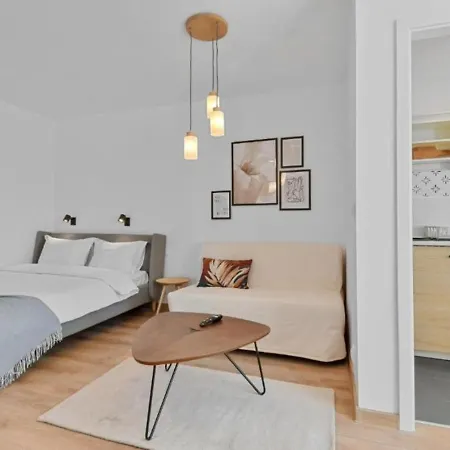 Serene Retreat - Beautifully Designed Studio Bucharest Exterior photo